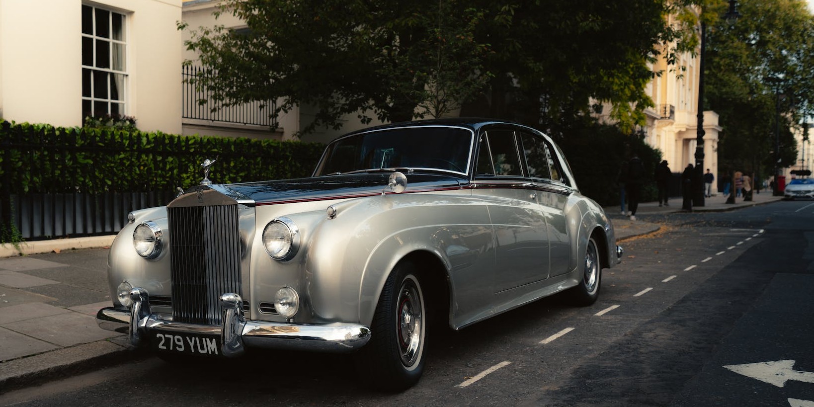 Making Your Wedding Day Special with Classic Car Hire in Bath