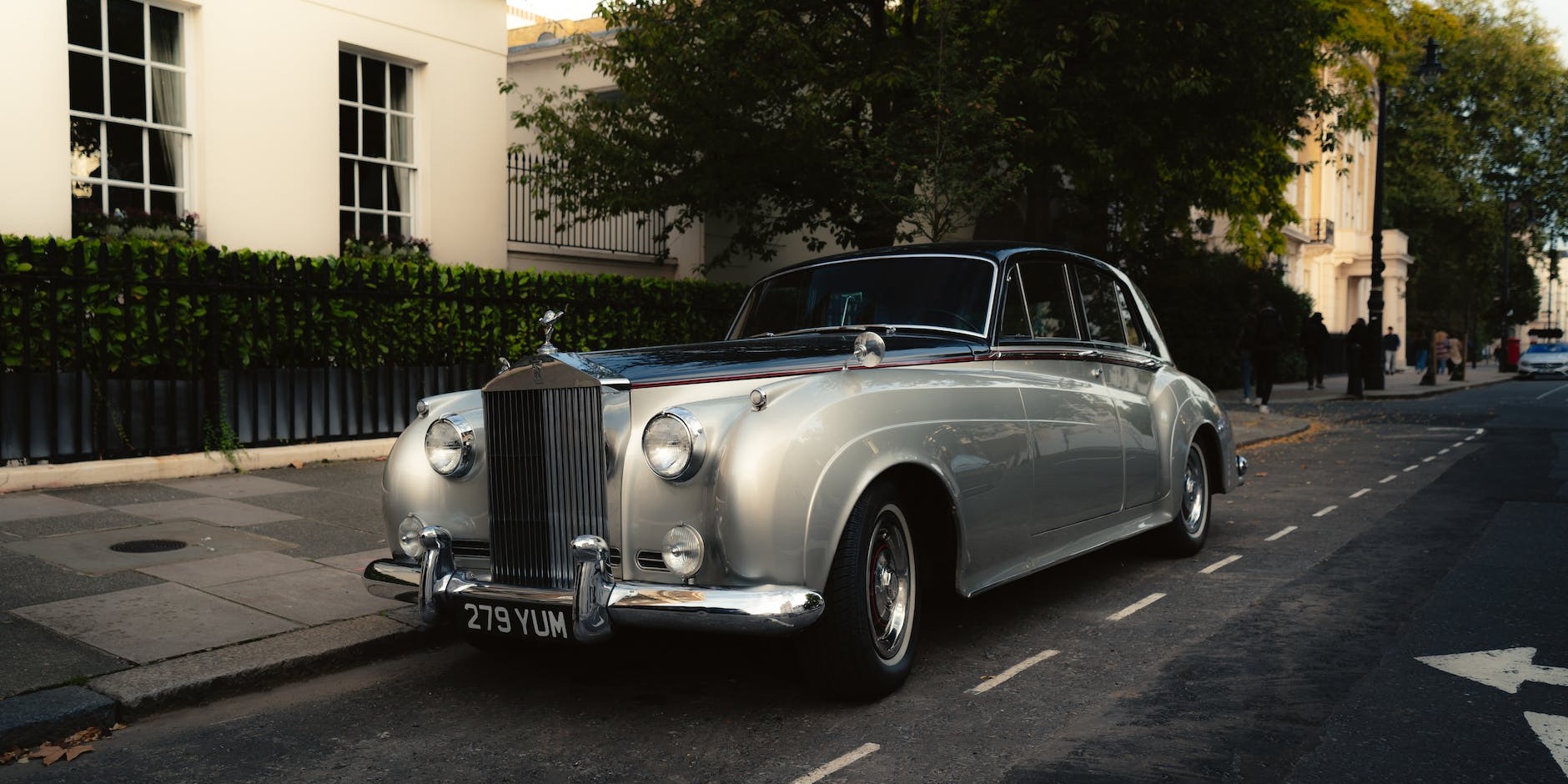 Top 5 Vintage Cars for Proms in Wales