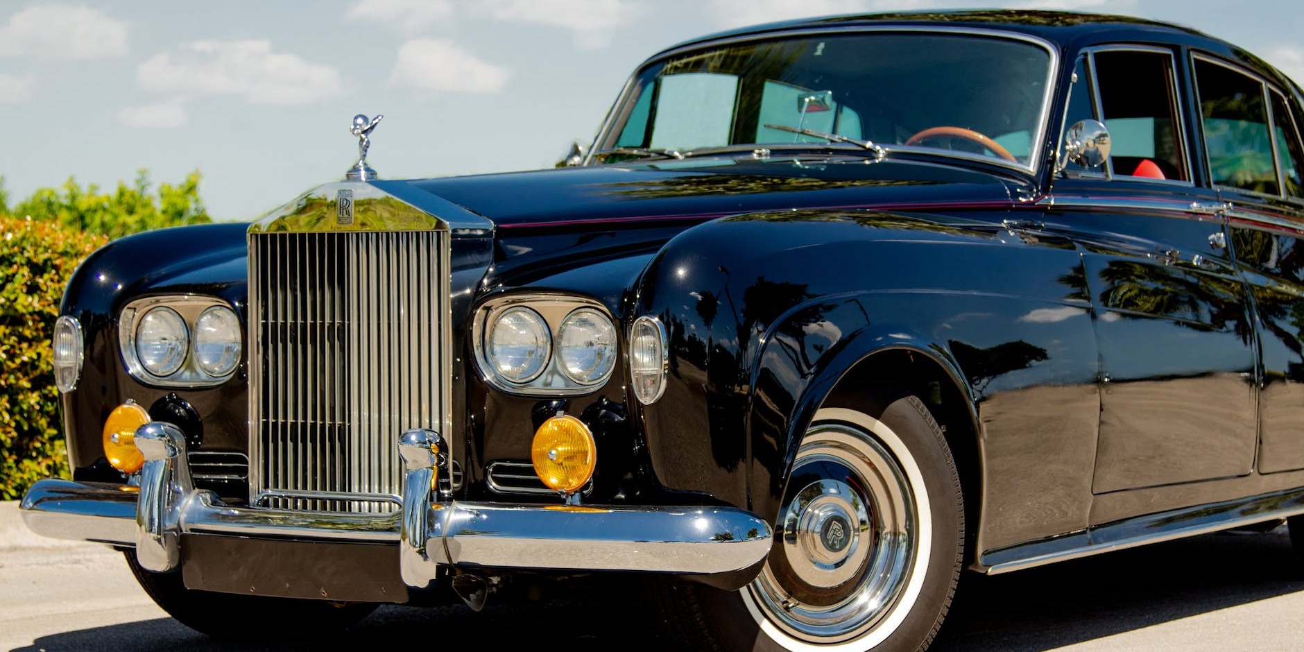 Vintage Love: Classic Jaguar E-Type Wedding Car Options