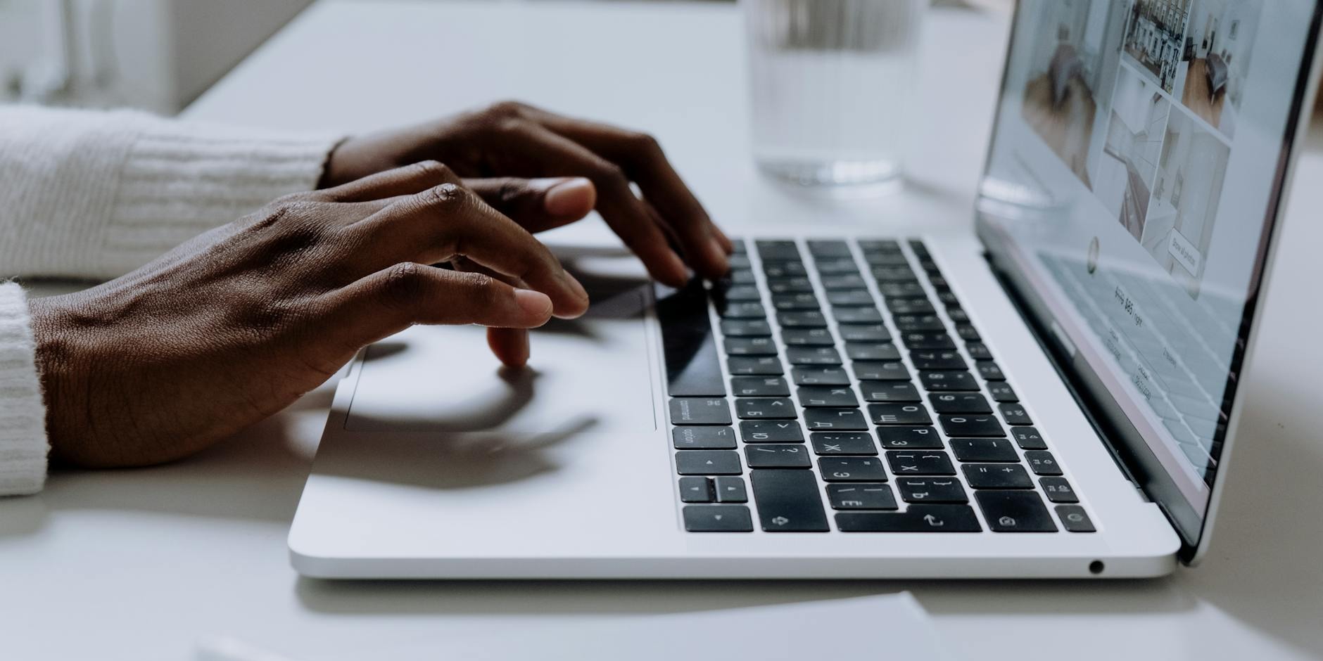 How to Craft an Irresistible Guest Blog Pitch That Stands Out