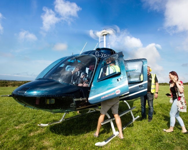 How to Hire a Helicopter in St Clears and Carmarthenshire: A Comprehensive Guide