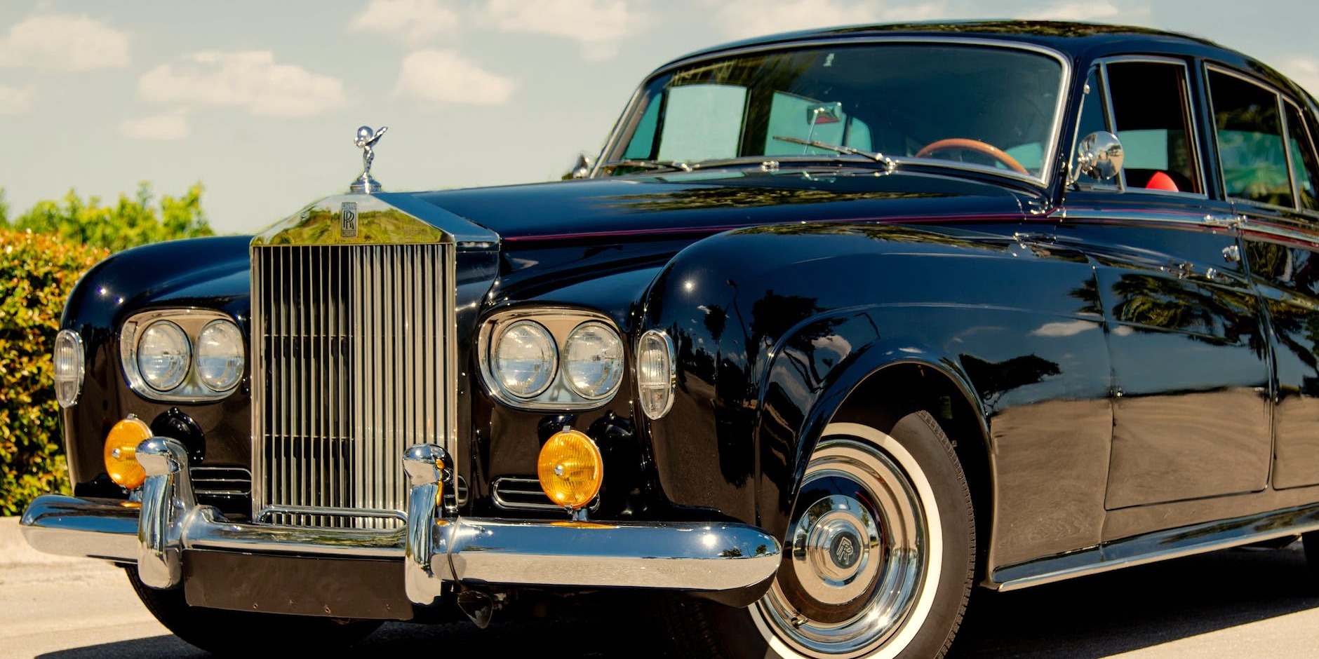Top 10 Most Instagrammable Classic and Vintage Wedding Cars in the UK - A Guide for Brides and Grooms