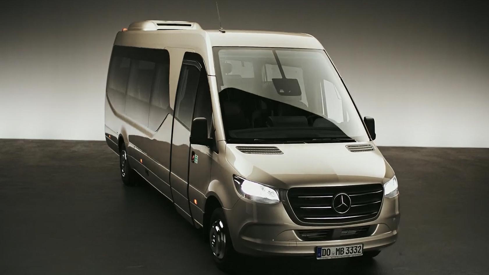 How to Choose the Perfect Mercedes-Benz Coach for Your Soham Wedding Transport