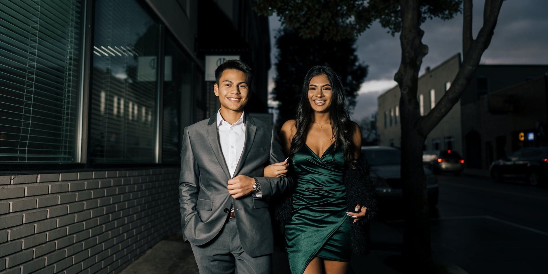 Making a Statement: Unique Limo Options for a Memorable UK Prom Experience