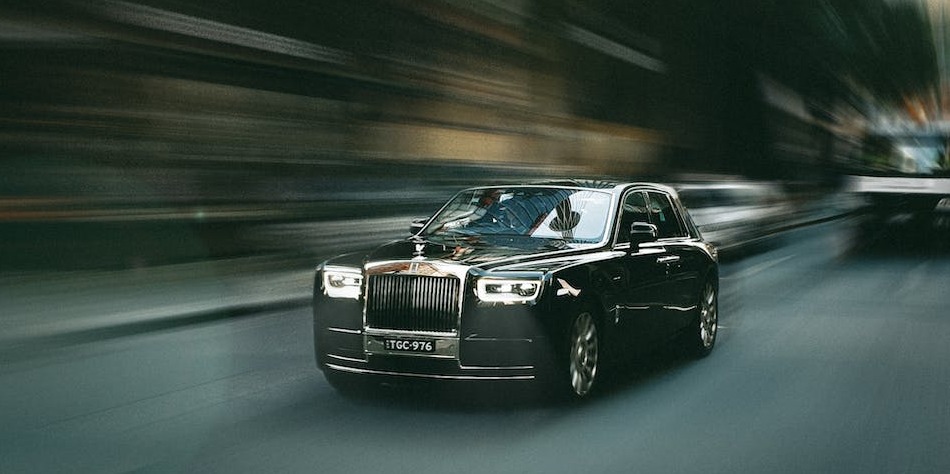 The Ultimate Comfort: Exploring Rolls Royce Luxury Features for Scotland Travels
