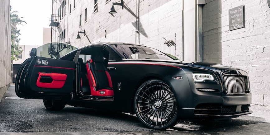 Experience the Ultimate Comfort: Renting a Rolls Royce Wraith in West Lothian