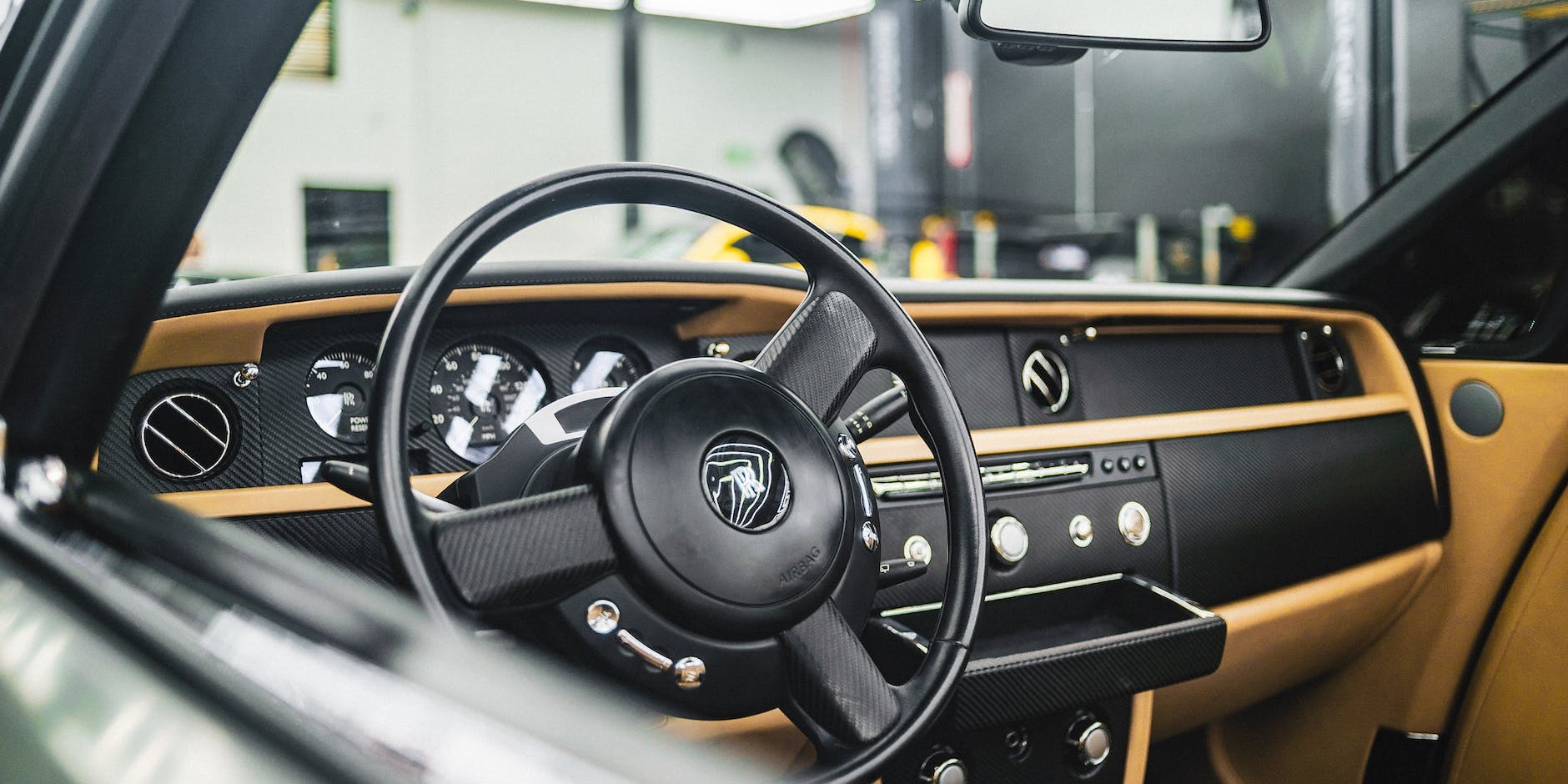 Top Tips for Maintaining Your Rolls Royce to Preserve Its Elegance and Performance
