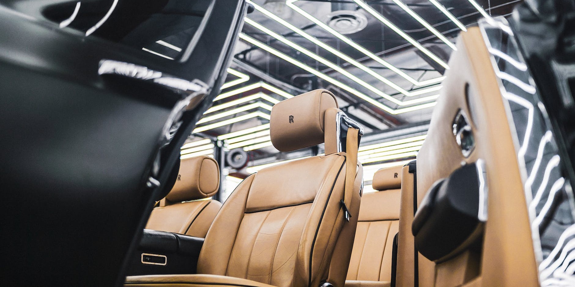 Why a Rolls Royce is the Ultimate Luxury Car in Buckinghamshire