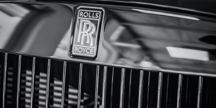 Wedding Car Hire Comparision in the UK: Rolls Royce Phantom vs Bentley Mulsanne
