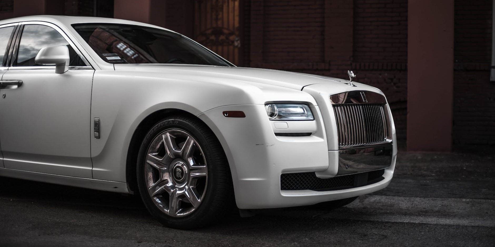 Why the Rolls Royce Ghost is the Epitome of Luxury for Your South Yorkshire Event