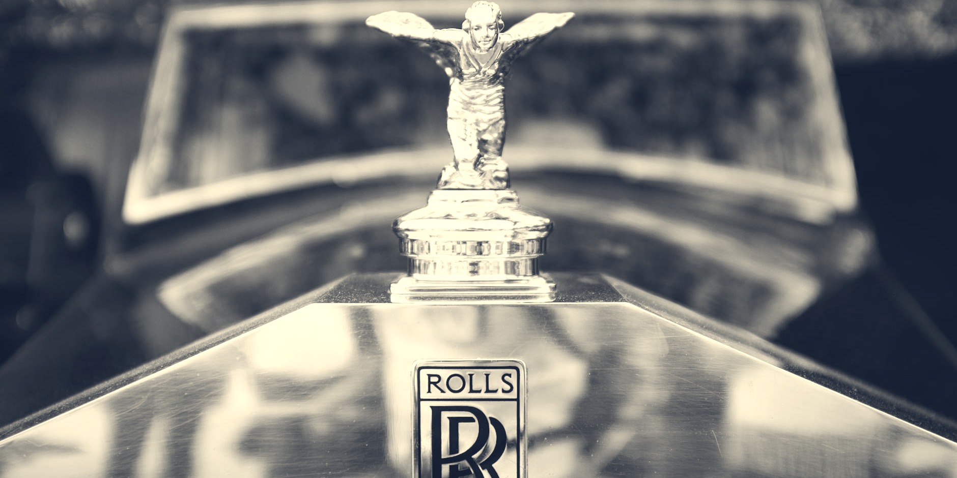 How to Experience the Rolls Royce Ghost for a Memorable Day Out in Southport