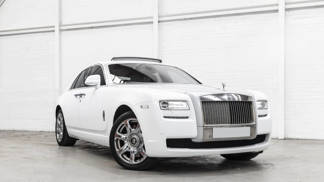 The Ultimate Guide to Hiring a Rolls Royce Ghost for Your Wedding in Powys
