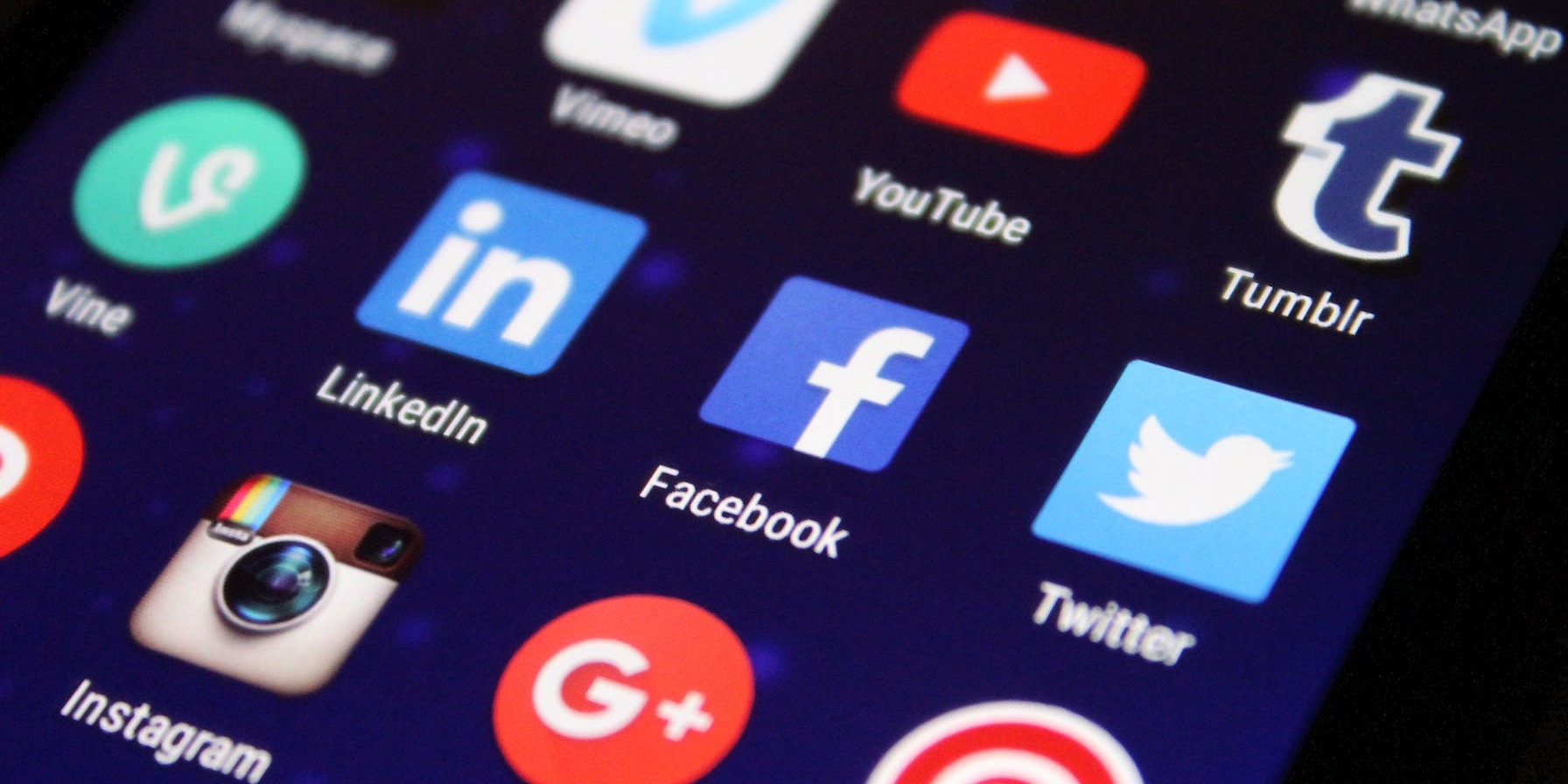 Top Tips for Building an Engaging Social Media Presence in 2023
