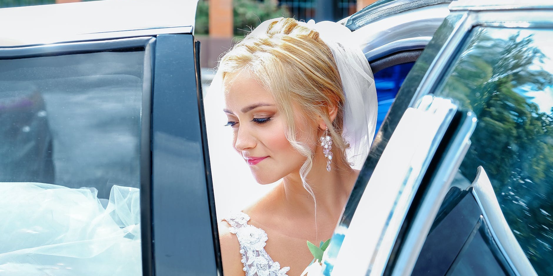How to Choose the Perfect Wedding Car for Your Gorseinon Ceremony