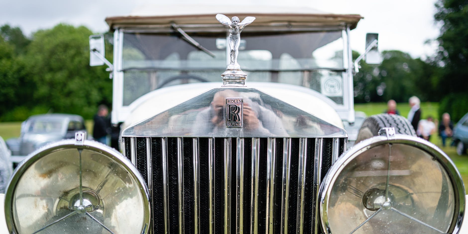 How to Choose the Perfect Rolls Royce Model for Your Cambridgeshire Wedding