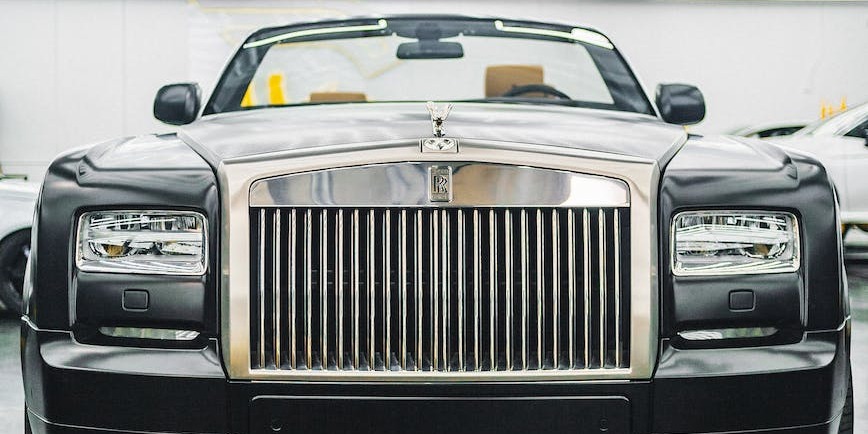 Why the Rolls Royce Ghost is the Ultimate Wedding Car Choice in Devon