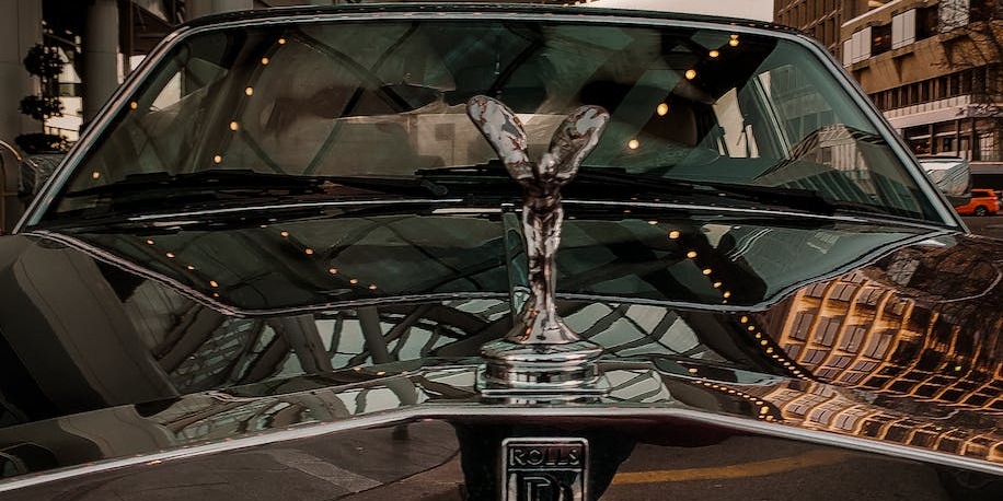 The Top Luxury Cars for an Unforgettable UK Wedding Entrance