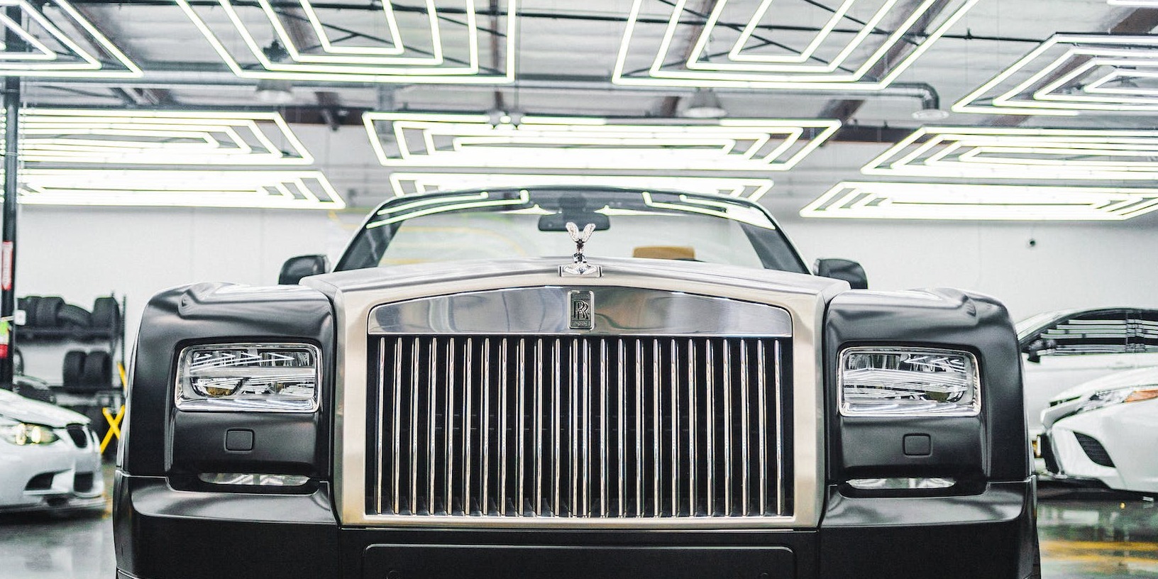 The Sophistication of Rolls Royce Phantom Hire: Making Your Wedding Grand in Dartford