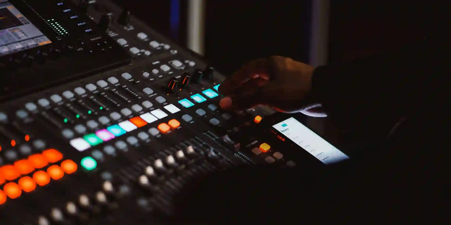 Why Lighting and Sound Suppliers Should Partner with Party Central for More Events