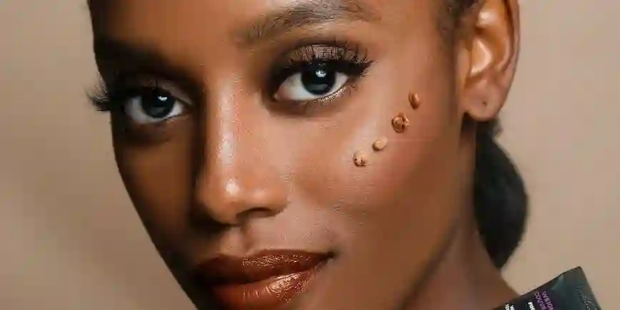 How to Nail the Natural Look: Makeup Tips Inspired by Bangor's Style