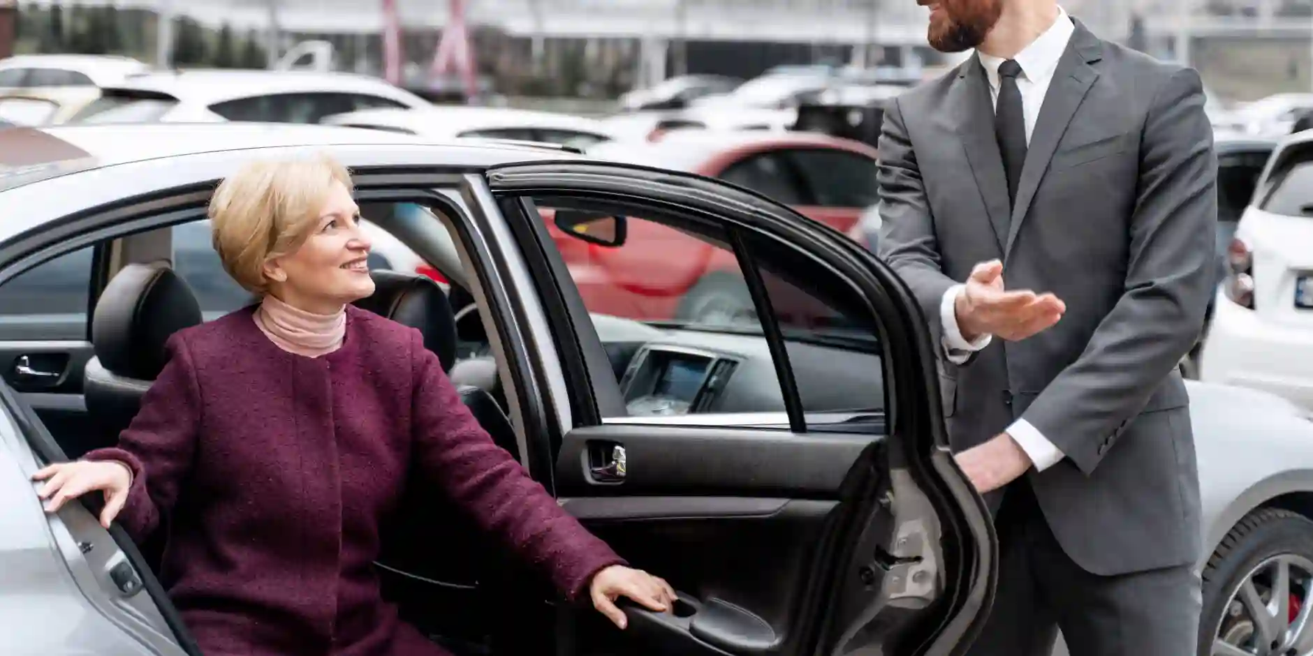 Top Tips for a Seamless Chauffeured Experience on Your Wedding Day