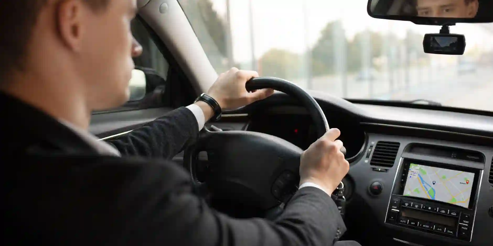 How to Choose the Perfect Chauffeur Car for Your Special Occasion