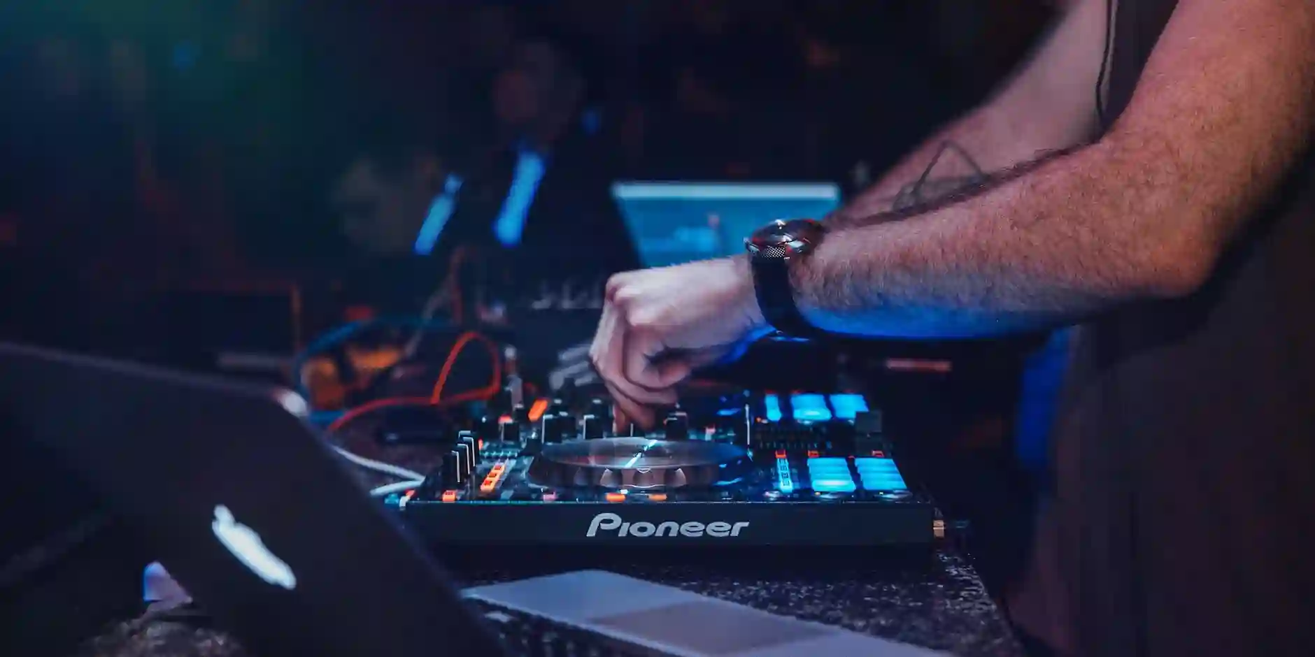 5 Essential Equipment Every Edinburgh DJ Should Have