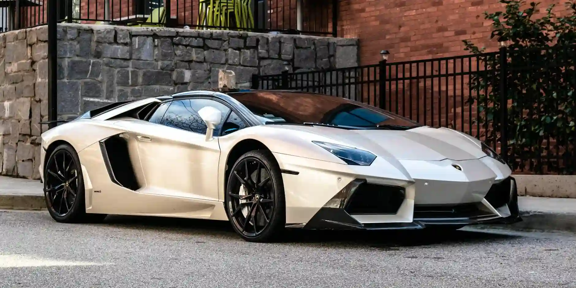 Experience the Thrill: Hiring a Lamborghini in Manchester Made Easy
