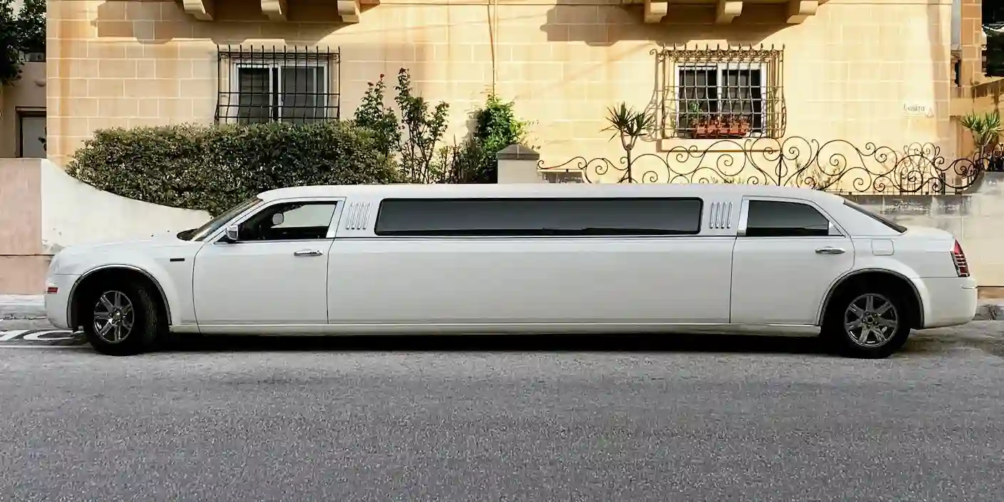 How to Choose the Perfect Limo for Your Wedding Day in Coventry