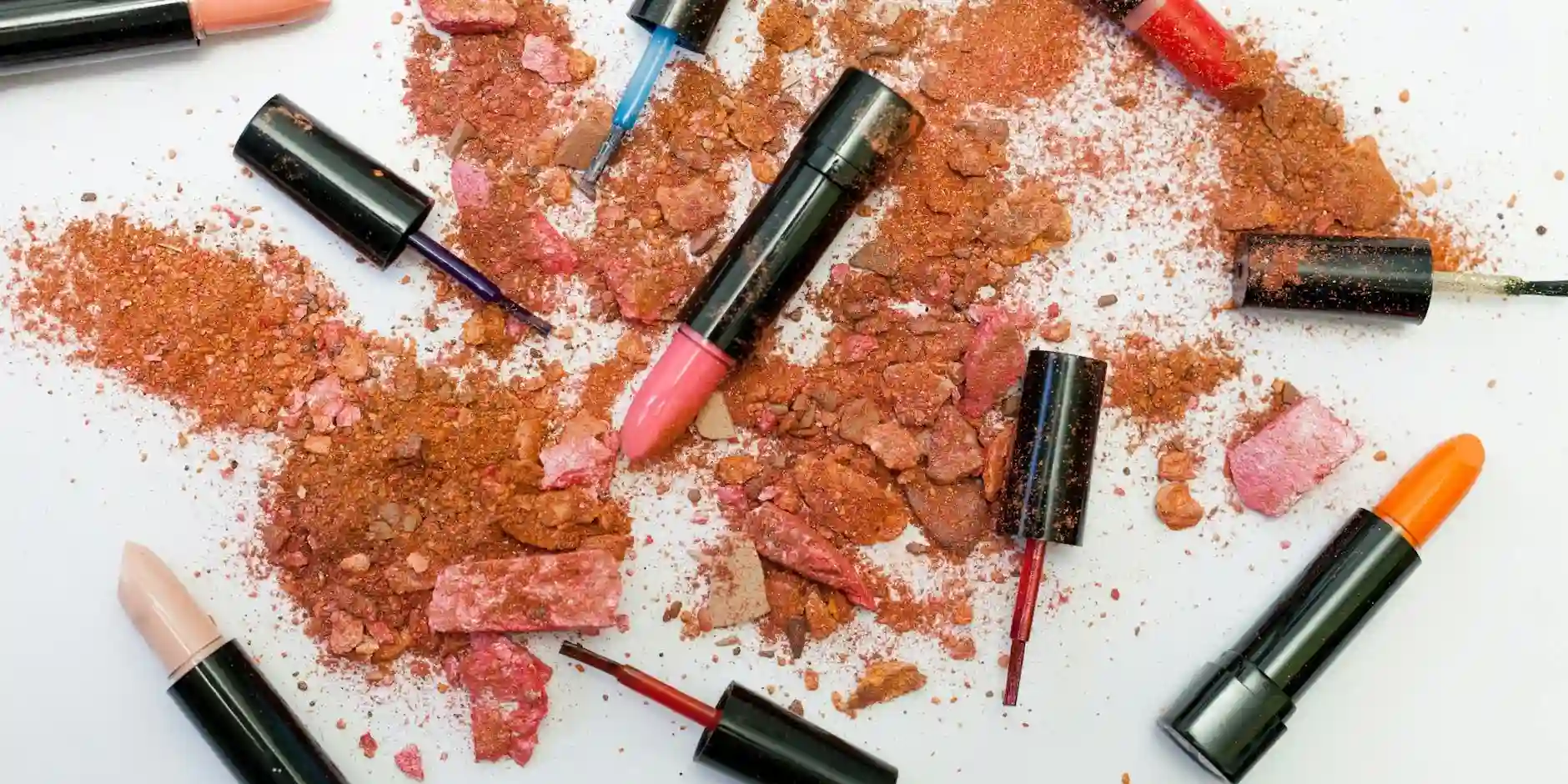 Geometric Eyeliner: The Bold New Trend