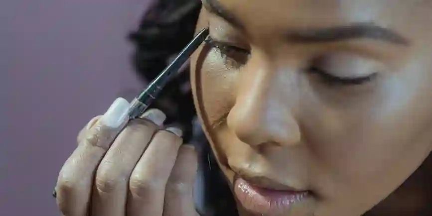 Exploring Bold Eye Makeup Trends to Try This Season