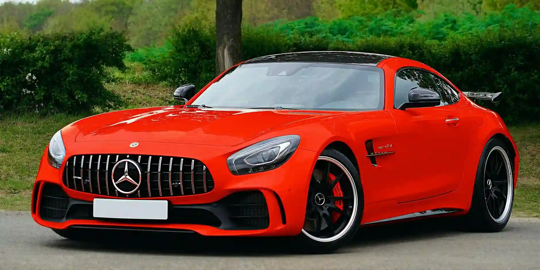 Why Hiring a Mercedes in Manchester Offers an Unforgettable Driving Experience