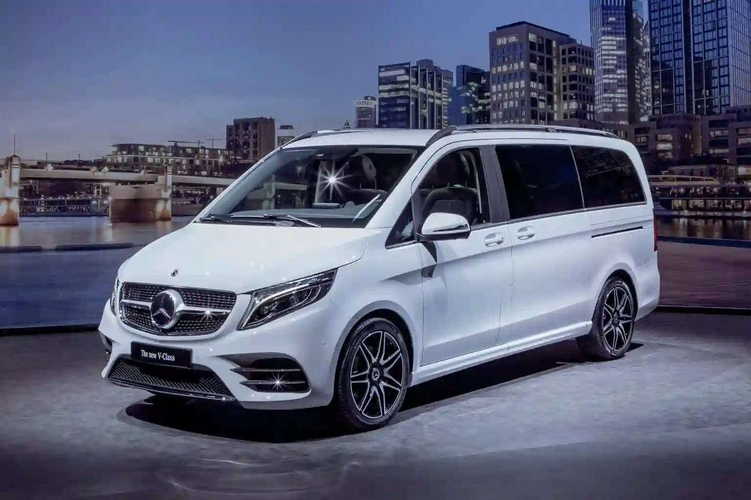 Why Choose a Mercedes V-Class for Your Next Durham Event? Why Choose a Mercedes V-Class for Your Next Durham Event?