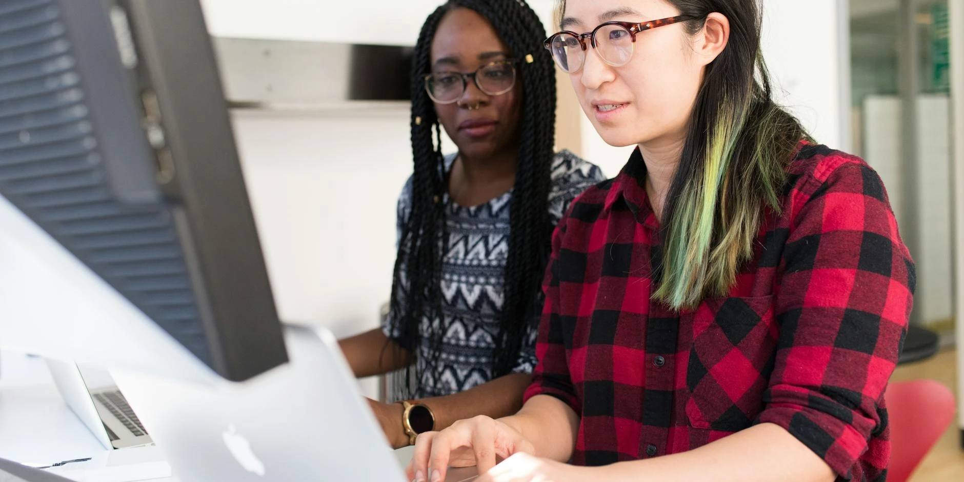 Boosting E-commerce Sales with Remote Developers: A Guide for Perth and Kinross Businesses