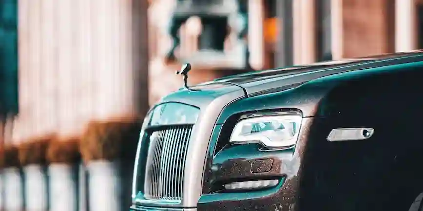 How to Choose the Perfect Limousine for Your Prom Night in London