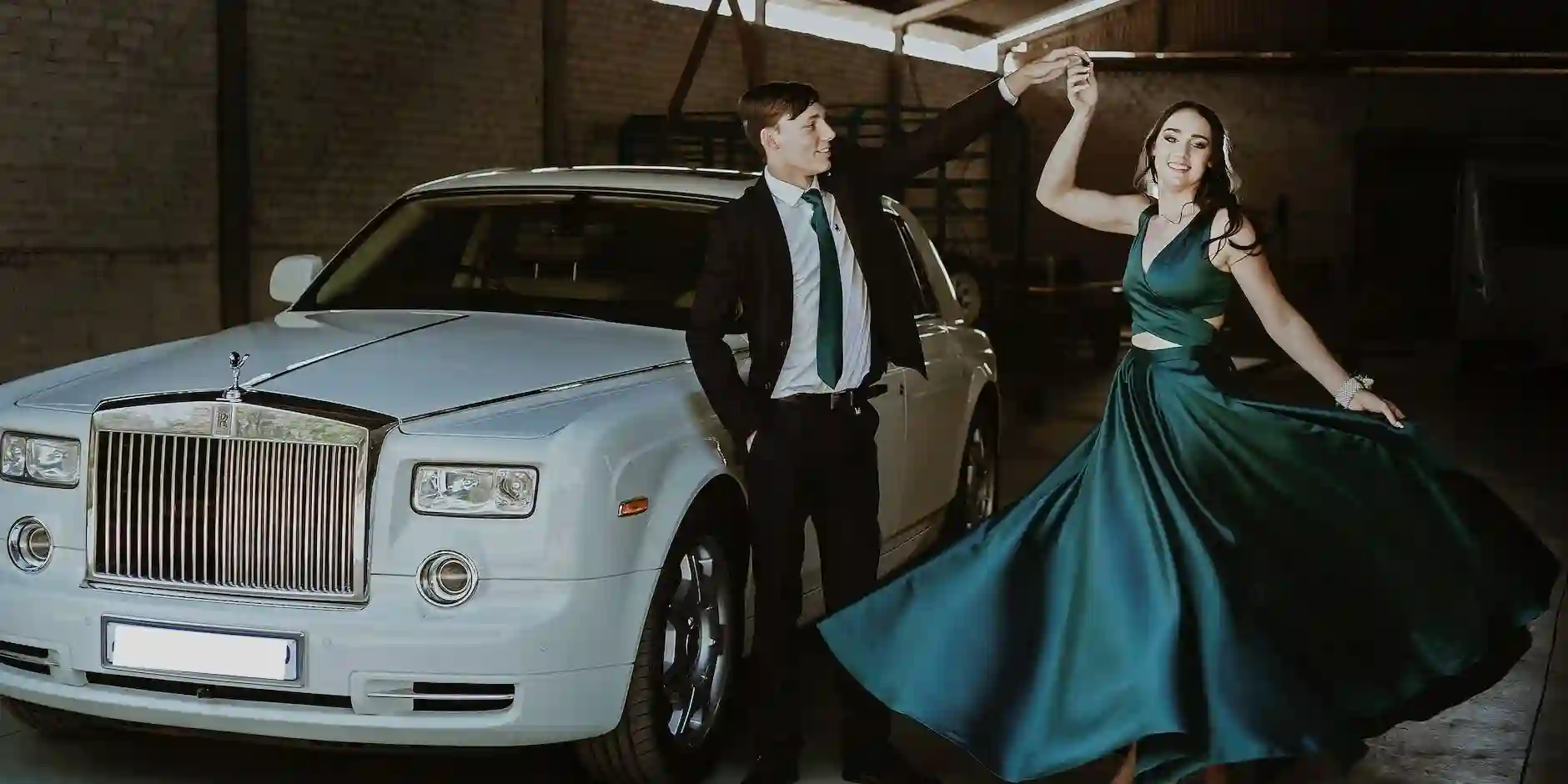 Experience Luxury on Your Big Night: The Best Prom Cars in Lincoln