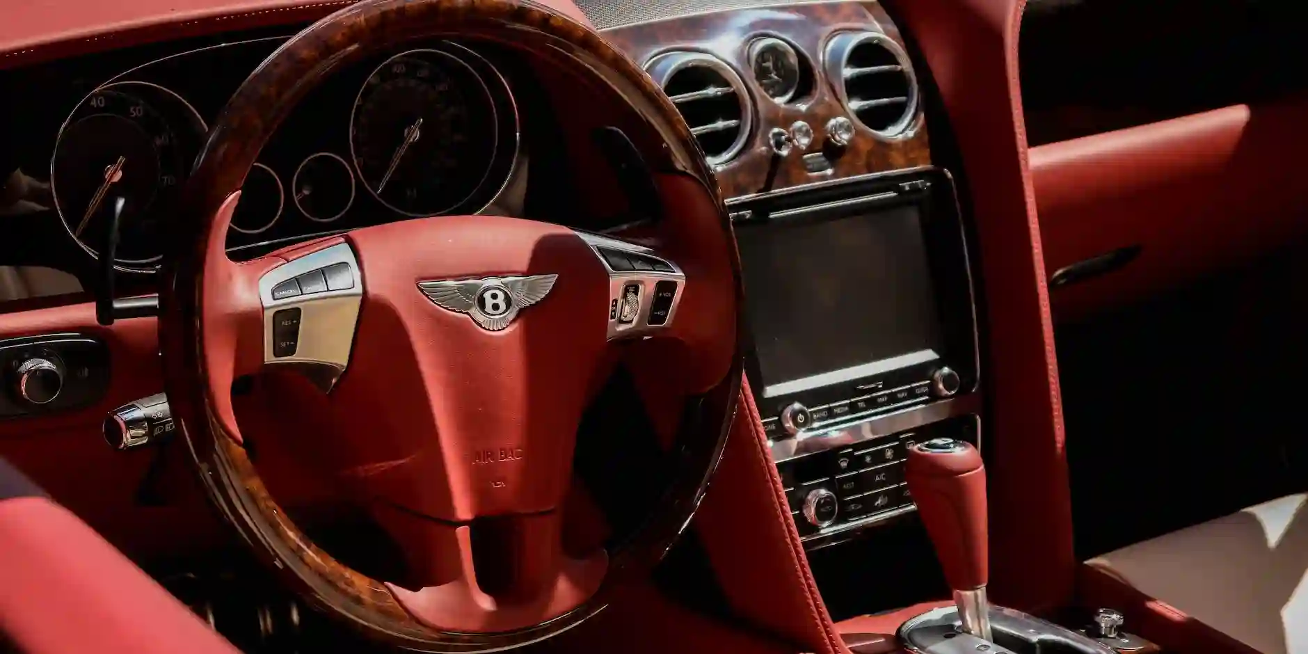 How to Hire the Perfect Prom Party Bus in Maidstone