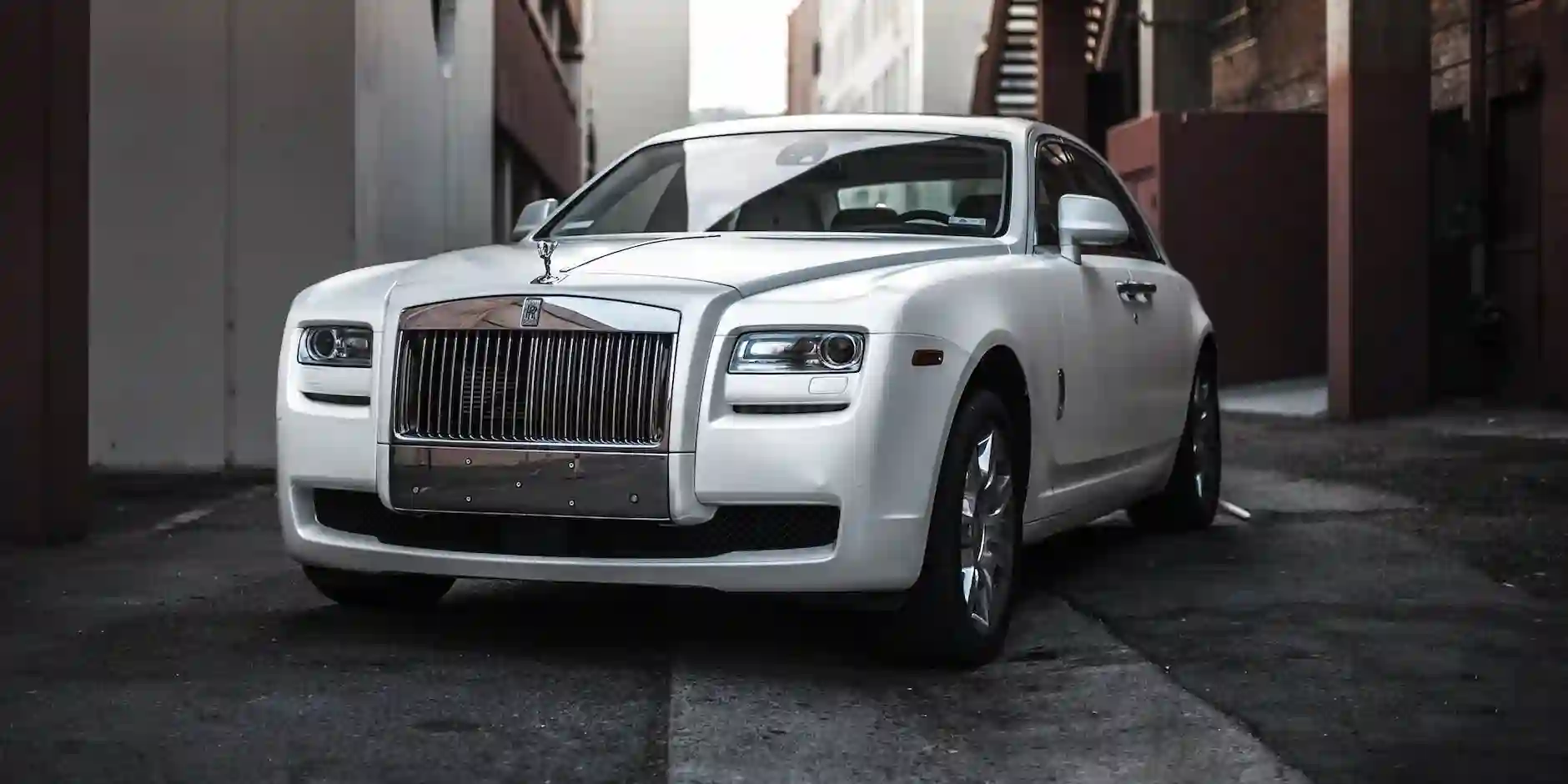 Why Choose a Rolls Royce for Your Special Event in St Neots