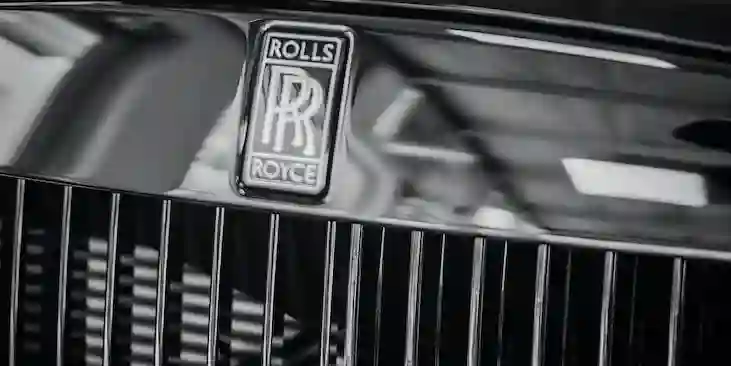 Why the Rolls Royce Phantom is the Perfect Choice for a Luxurious Ride in Camden