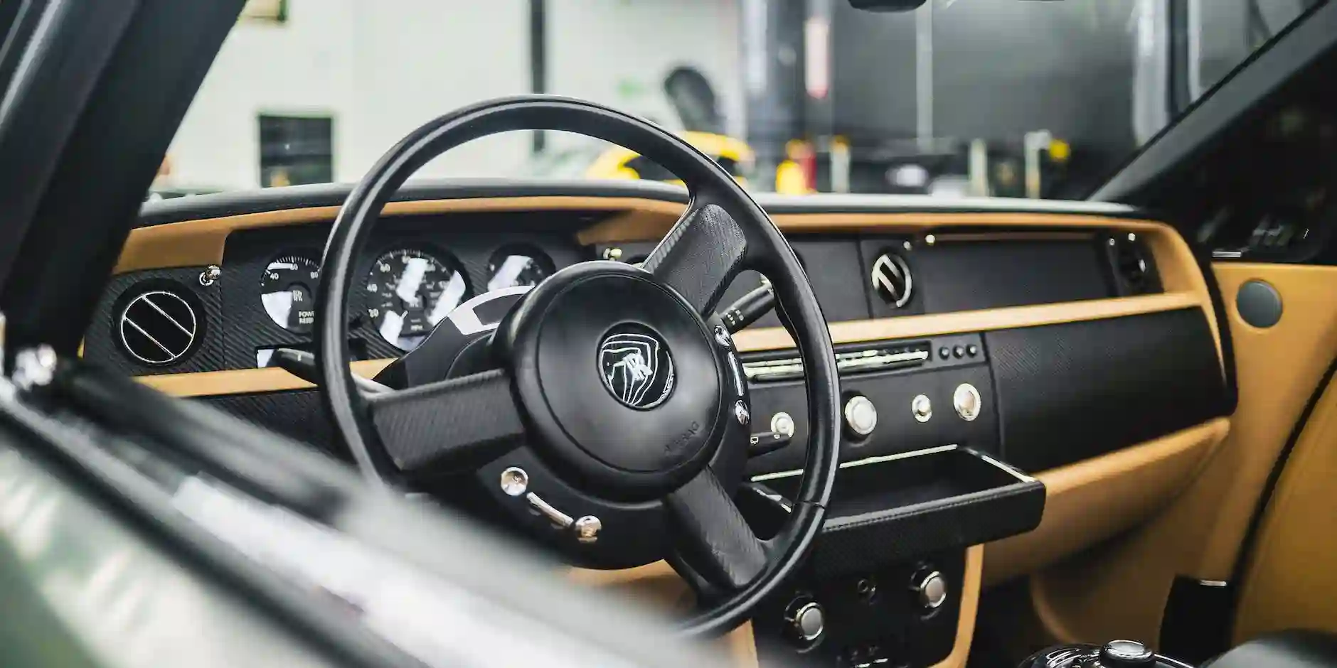 Why Choose a Rolls-Royce for Your Prom Night in Manchester