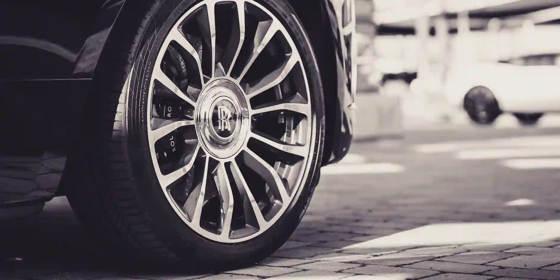 Why Choose a Rolls Royce Phantom for Your Event in Chelsea?