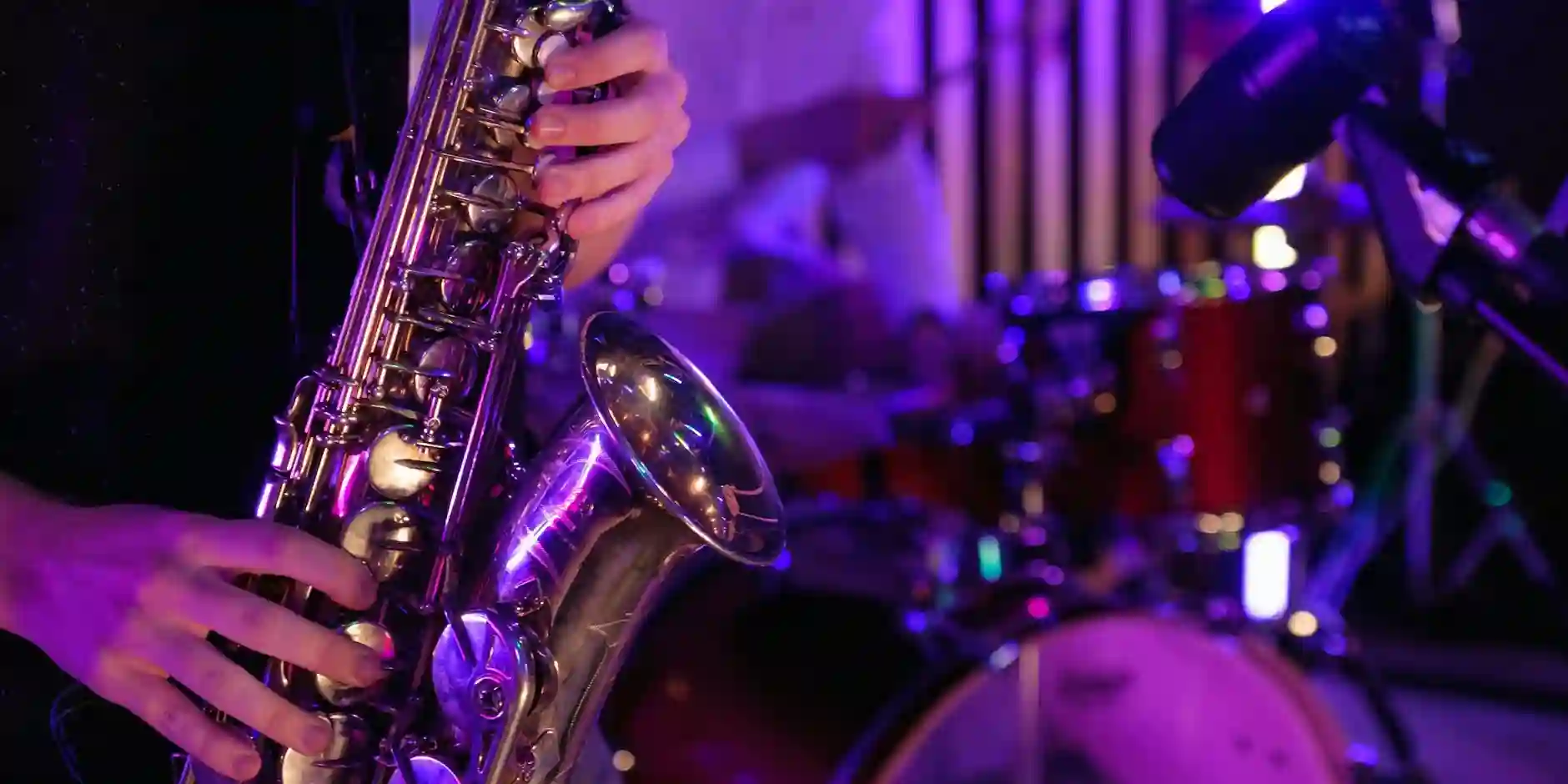 Saxophone Player and Singer Combos: The Perfect Pair for Any Occasion