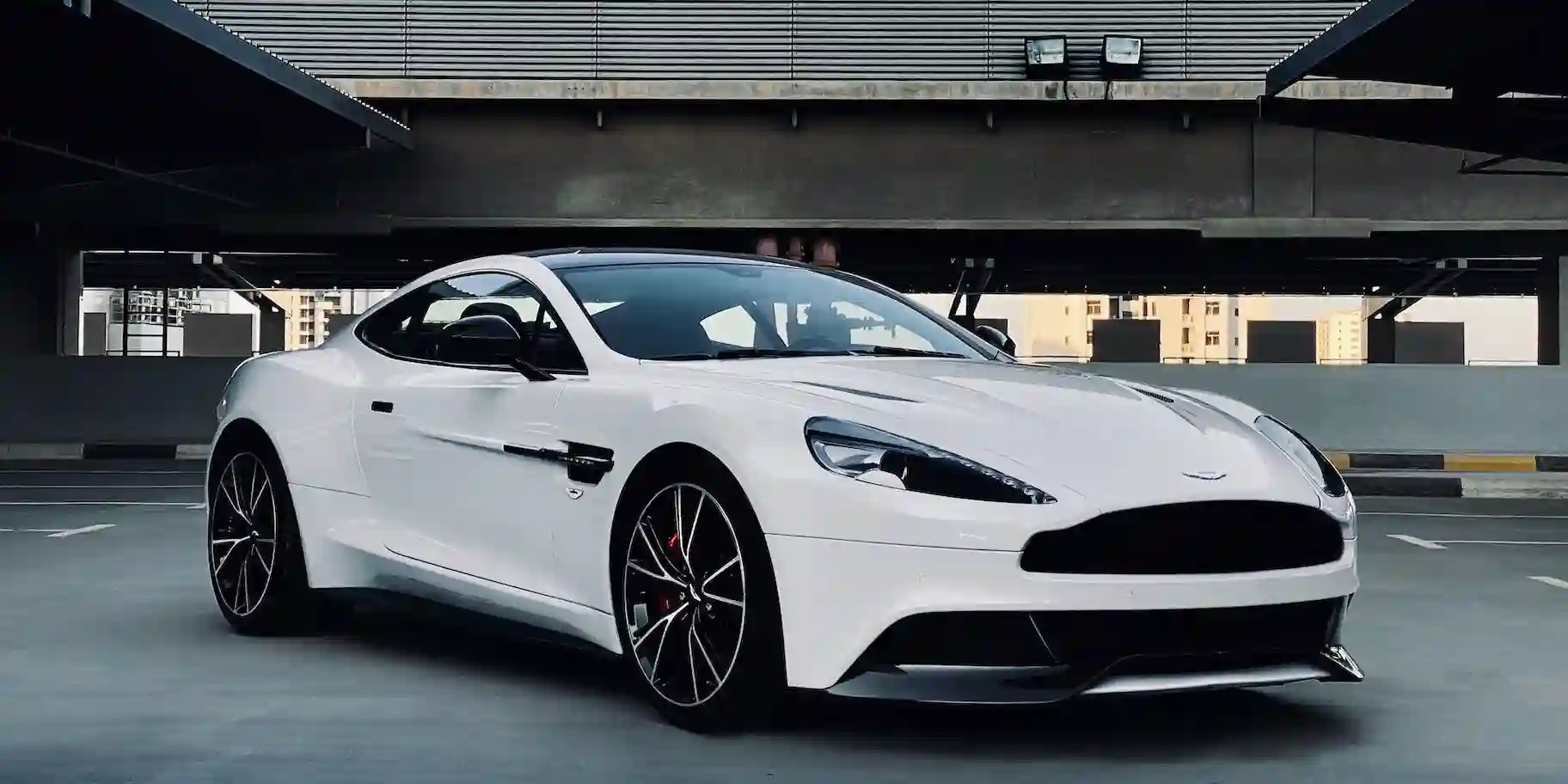 How to Choose the Perfect Sports Car for Hire in Manchester: A Quick Guide