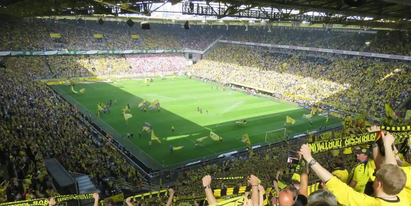 How to Plan Group Travel for Football Matches in Croydon
