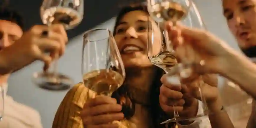 How to Plan the Ultimate Hen Party Limo Experience in Soho