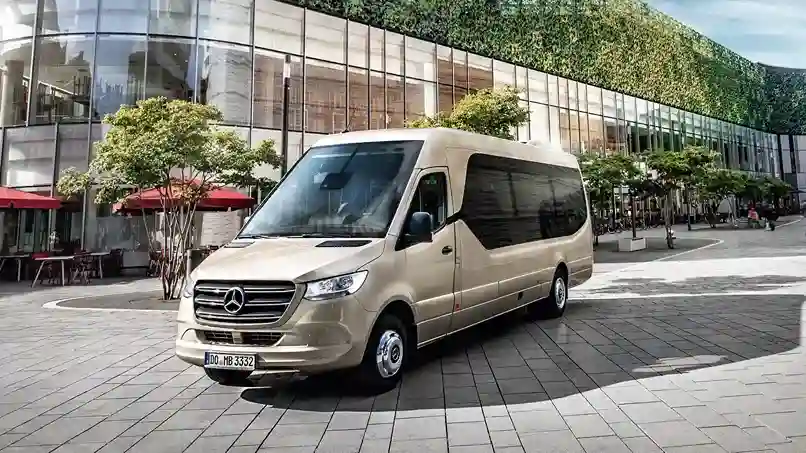 Exploring Group Travel Options in Wales: Your Guide to Hiring Coaches and Minibuses