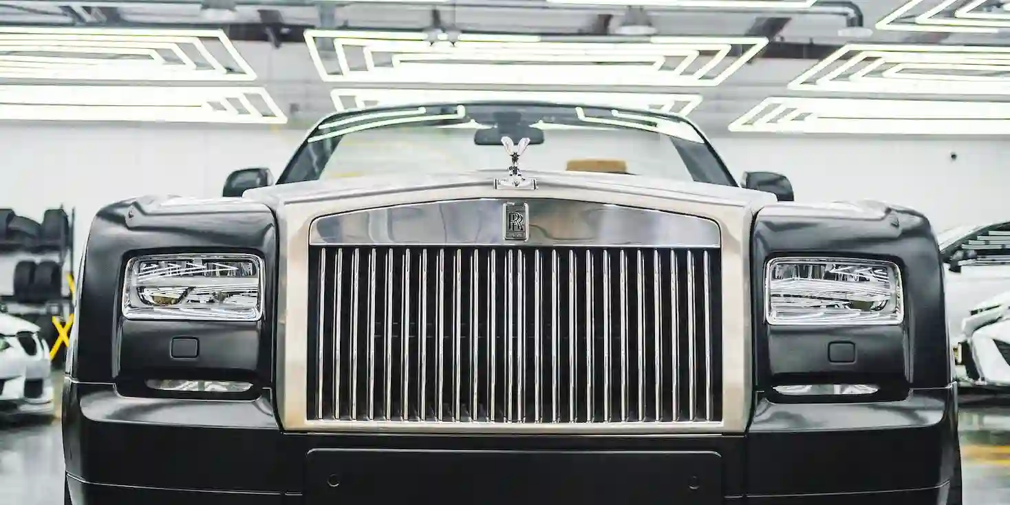 Why Choose a Rolls-Royce Phantom for Your Cambridge Wedding?