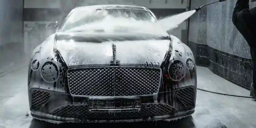Perfect Wedding Cars for Grooms: How to Choose the Ideal Ride for Your Big Day