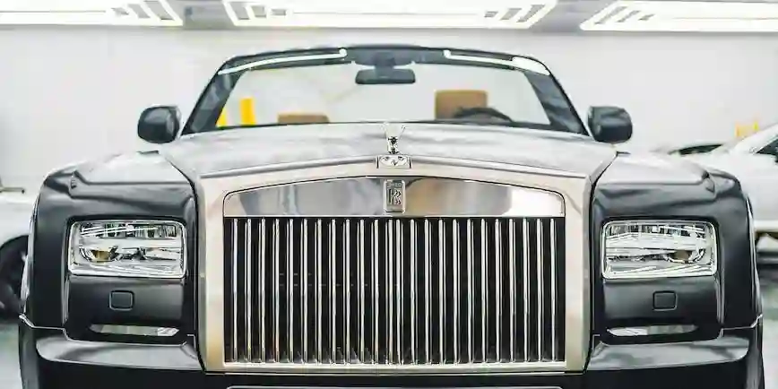Top Tips for Brides: Ensuring Your Limo Matches Your Wedding Style in Chelsea