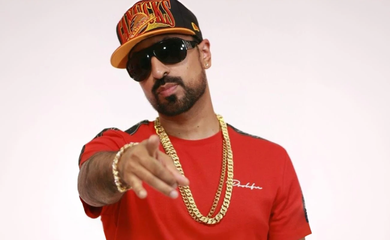 Roach Killa, Punjabi singer